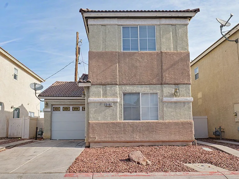 5162 Paradise Skies Ave — Photo 28