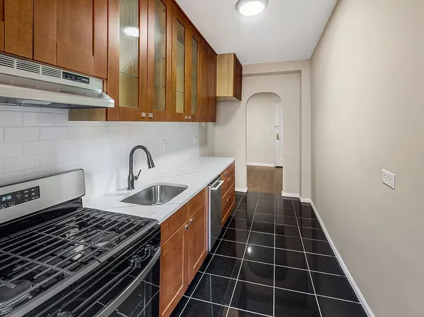 3538 75th St APT 4C, Jackson Heights, NY 11372