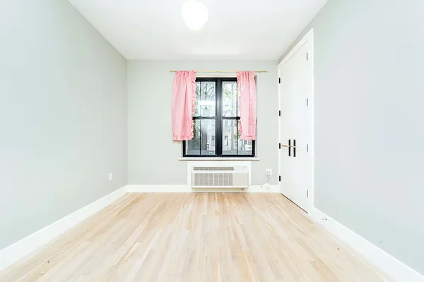 Rented by Nooklyn NYC LLC | media 15