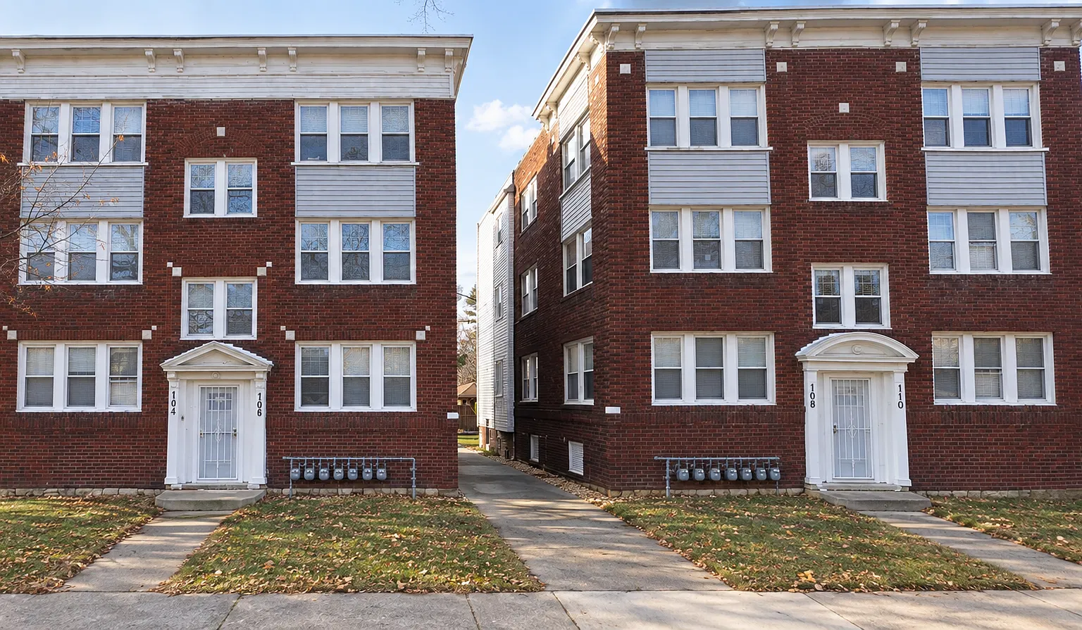 Indiana Ave Apartments — Photo 1