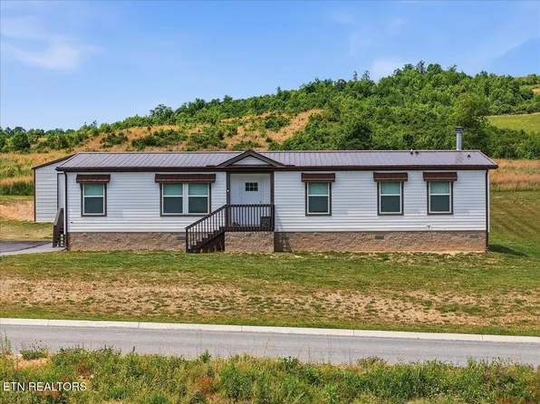 1068 Elaine Dr, Tazewell, TN 37879