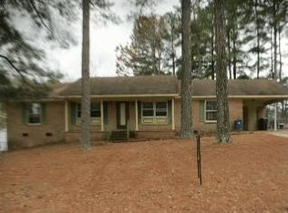 526 Glen Canyon Dr, Fayetteville, NC 28303