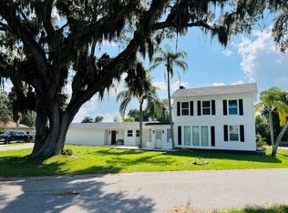 812 Tropical Dr, Bradenton, FL 34208