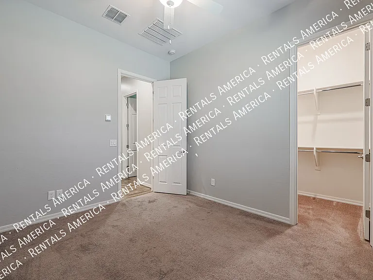 4429 E Jones St — Photo 30