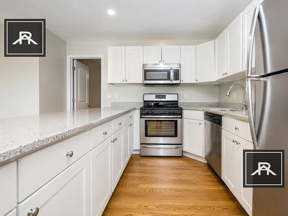 327 Saint Paul St #6