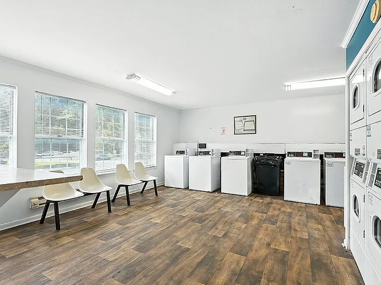 Newport Apartment Homes — Photo 9