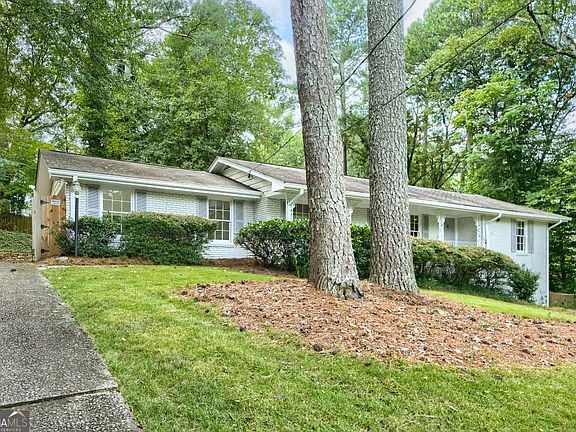 2nd image of 3107 Kingscliff Way NE