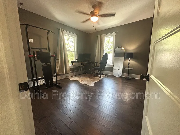 211 E Adalee St — Photo 16