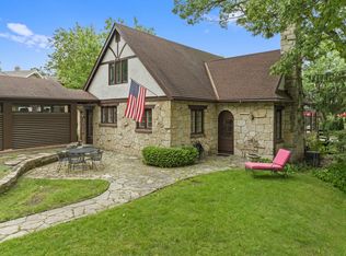 780 Sauganash Dr, Fontana, WI 53125