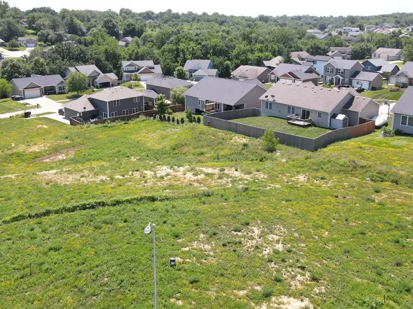LOT 10 W Lincoln Pl, Indianola, IA 50125