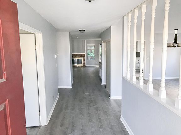 2nd image of 3570 Sunnylake Ct