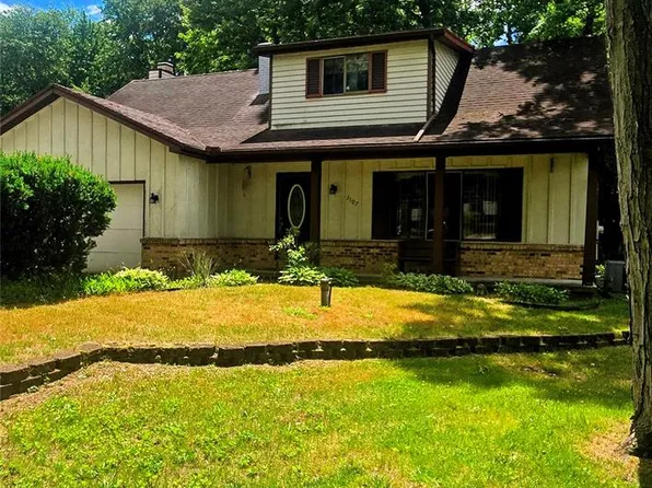 3107 Dean Rd, Lambertville, MI 48144