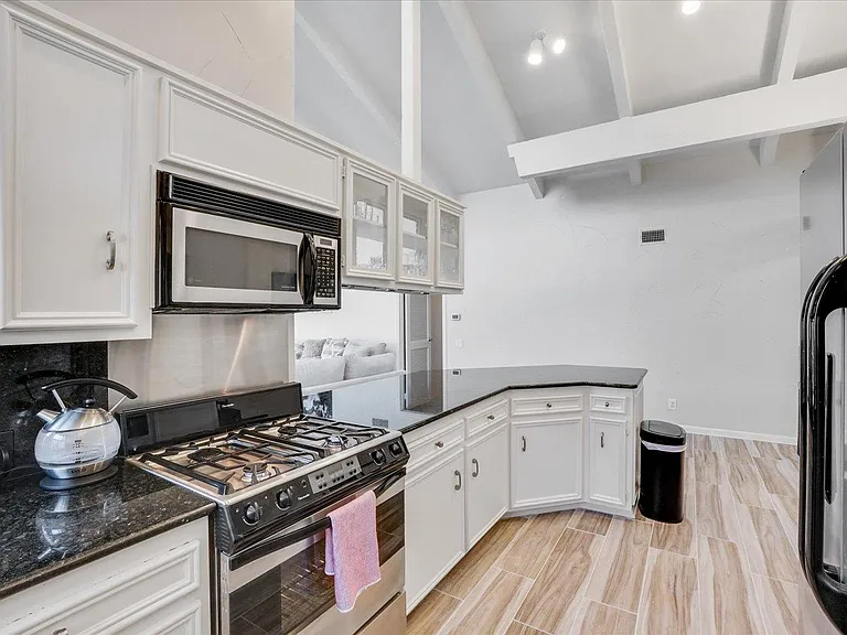 612 W Northgate Dr #612 — Photo 43