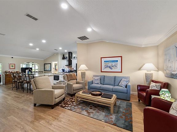 4th image of 925 Ramos Dr