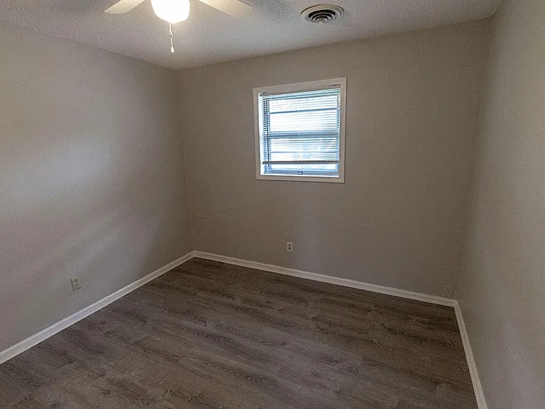 2904 Leeway Dr #D — Photo 13