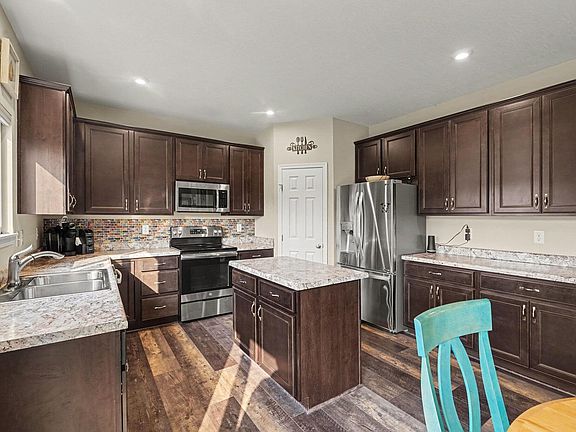 4th image of 765 Harmony Valley Dr