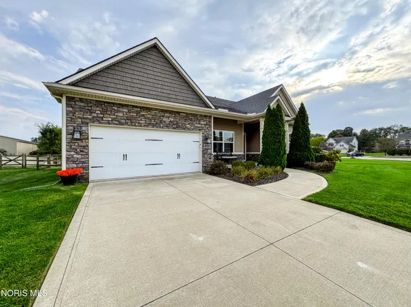 132 Hidden Village Ln, Holland, OH 43528