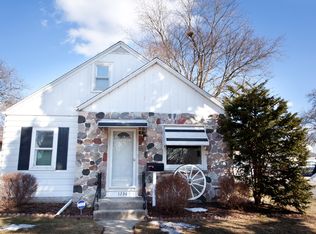 1236 S 114th St, West Allis, WI 53214