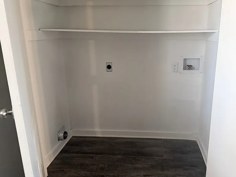 Berkshire Apartments — Photo 12