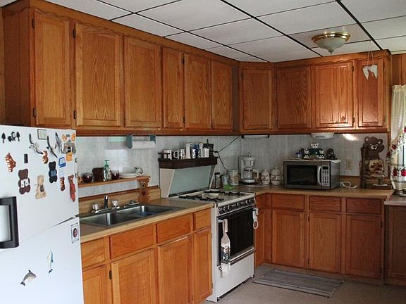 4th image of 24375 Bay Ave