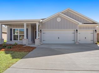 82 Farm Owl Dr W, Freeport, FL 32439