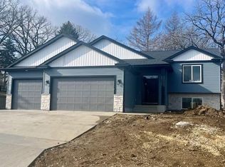 715 34th Avenue Ct NW, Rochester, MN 55901