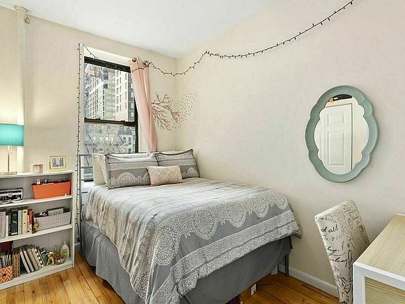 4th image of 309 E 95th St #24A