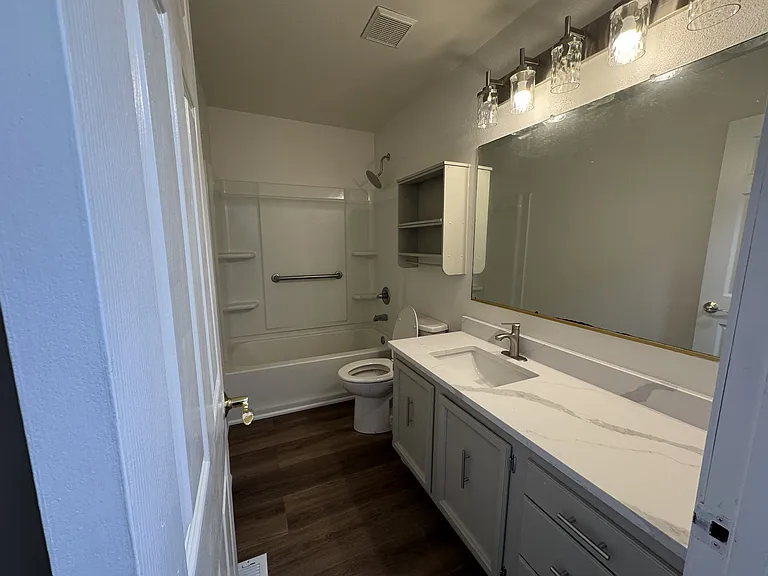 4207 Hayes St #B — Photo 1
