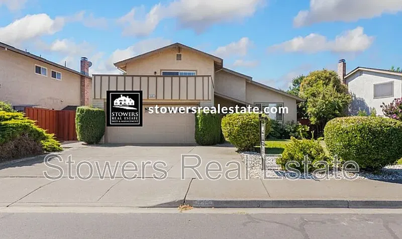 4 bed, 3.0 bath, 1947 sqft, $4,295 — Photo 2