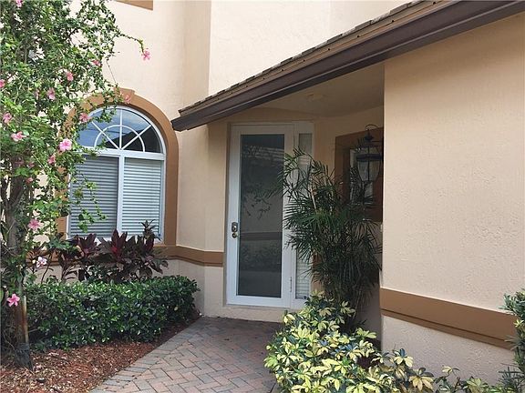2nd image of 810 W Village Cir #810