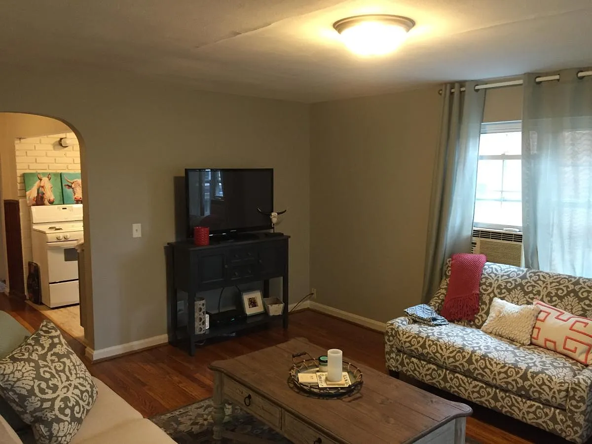 2 bed, 950 sqft, $1,295 — Photo 2