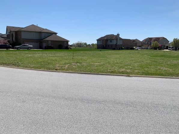 2063 Nichols Dr, Lynwood, IL 60411