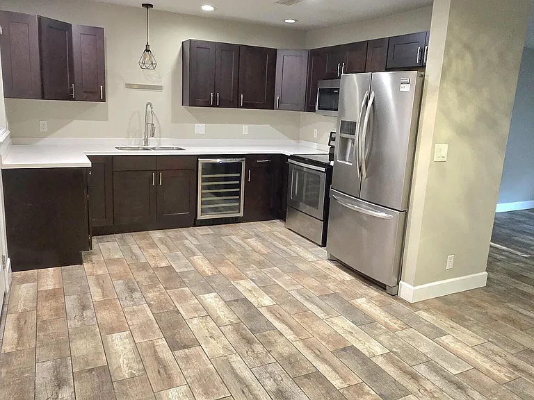 615 Luna Ct — Photo 17