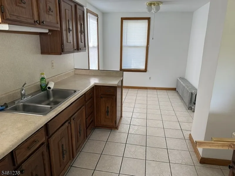 3 bed, 1.5 bath, $2,800 — Photo 4