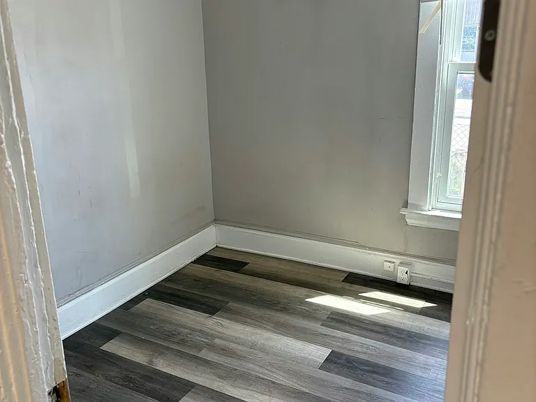 1230 Alpine Ave NW #1 — Photo 4