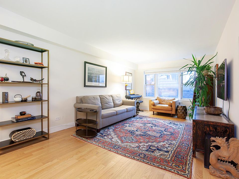 1st image of 135 Willow St APT 609