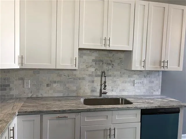 3 bed, 2.0 bath, 1000 sqft, $2,000 — Photo 4