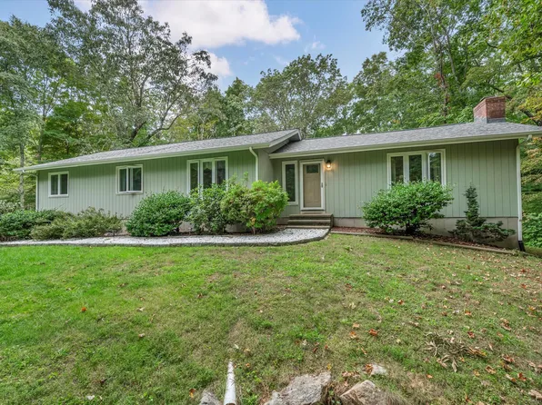 35 Denison Drive, Guilford, CT 06437