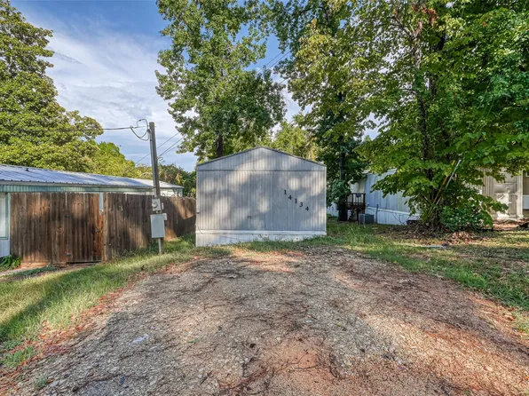 14134 Shadow Bay Dr, Willis, TX 77318