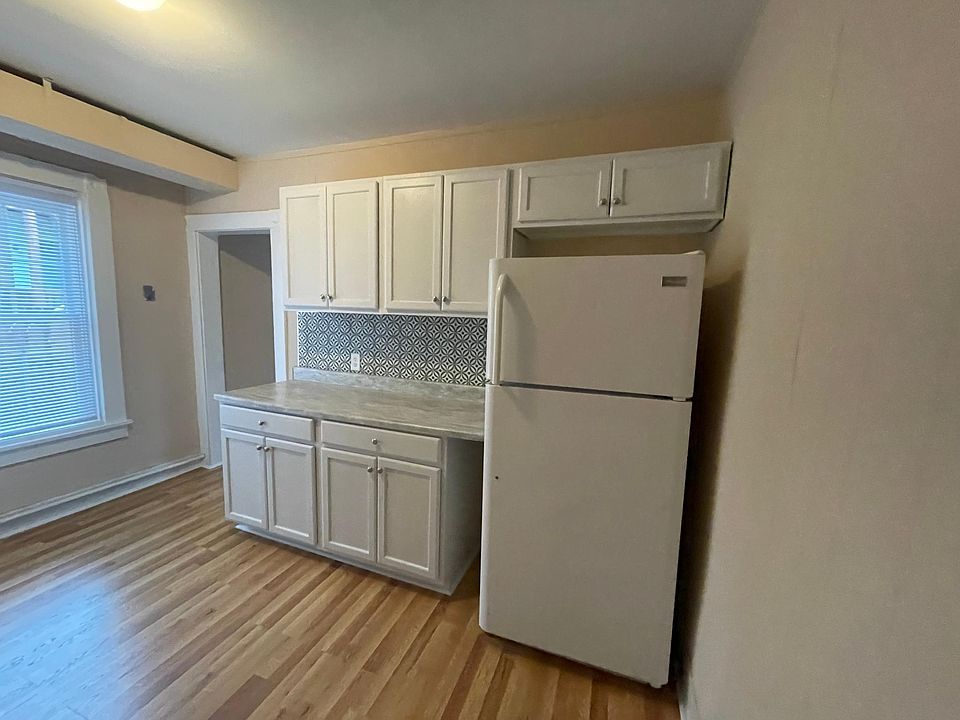 1st image of 3203 M St APT A