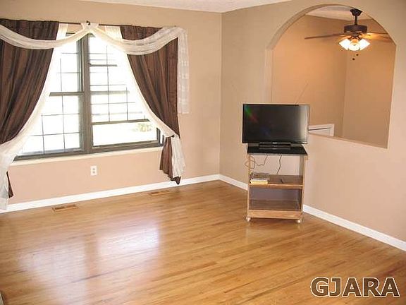 2nd view livingroom