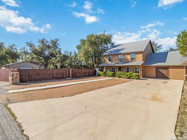 1503 Lakeview, Canyon Lake, TX 78133