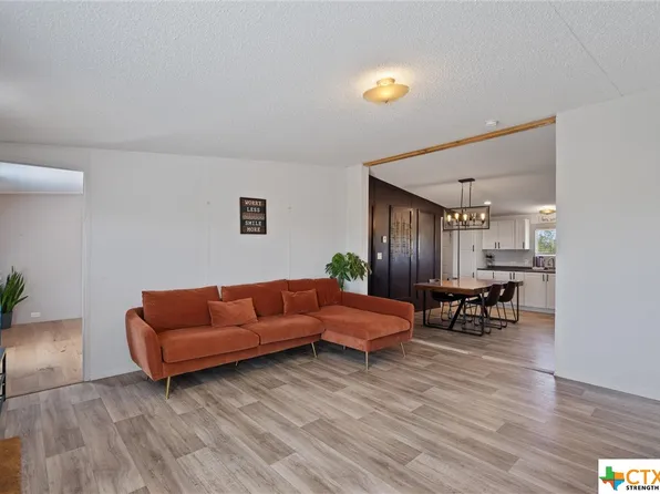 106 Hermosa Vis, Elgin, TX 78621