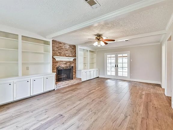 Living room with gas fireplace