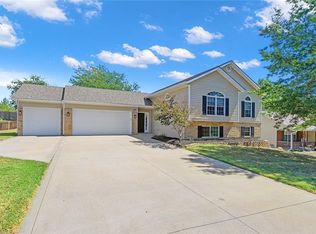 105 Hidden Pines Ln, Warrensburg, MO 64093