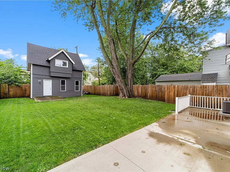 3251 Marvin Ave — Photo 24