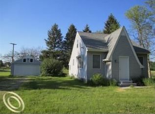 23655 Huron River Dr, New Boston, MI 48164