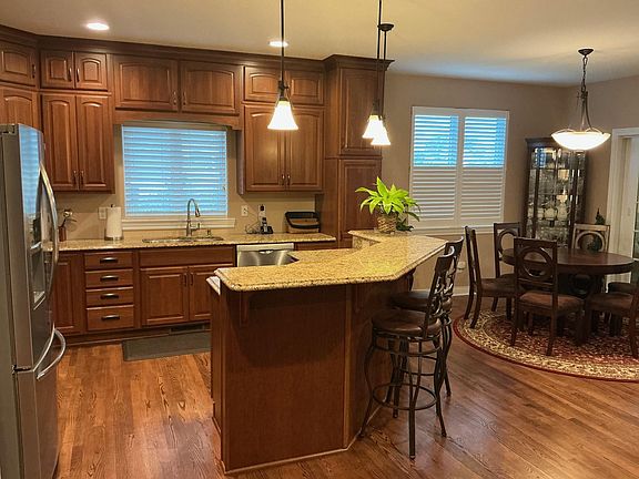 5th image of 3274 James Ln NE