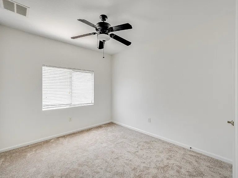 733 Ventura Dr — Photo 29