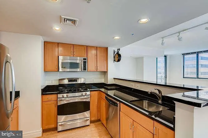 414 Water St #1903 — Photo 5